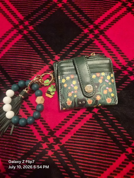 Handbags - Floral Green Cat Accent Zip Wallet